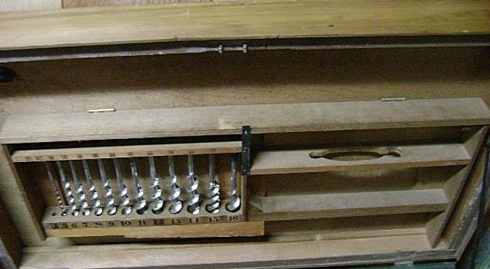 Used 1074-385 Antique Woodworker’s Tool Chest/Carpenter’s Box