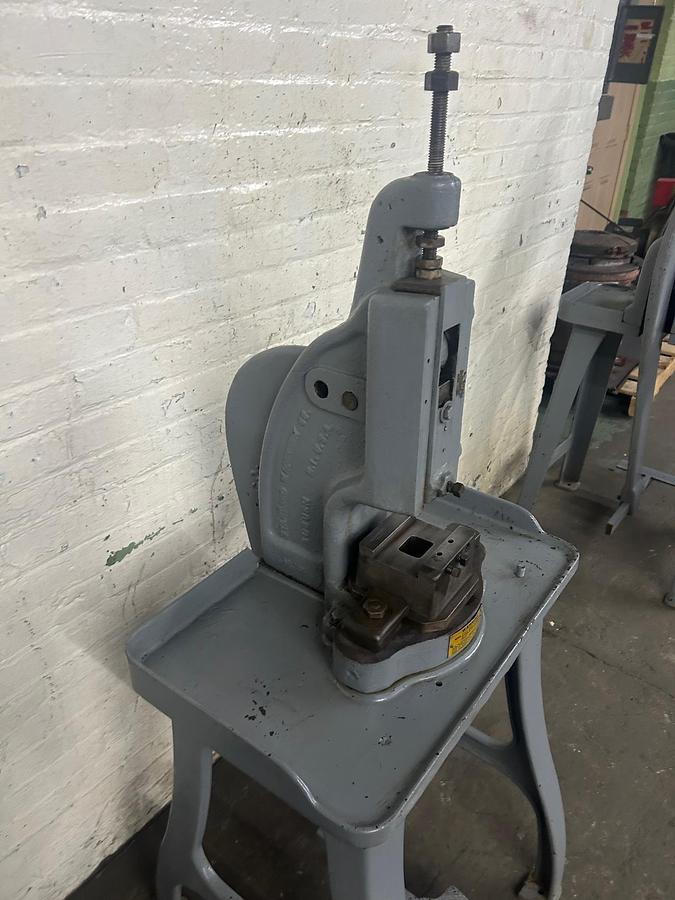 Used Standard Machinery #1A Metalworking, Forming & Stamping 2.5 Ton Punch Press