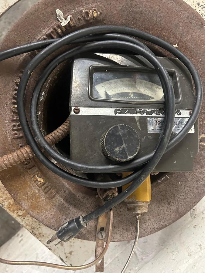 Used Charles Hones "BUZZER" Gas Operated Melting Pot - 160 LBS CAPACITY
