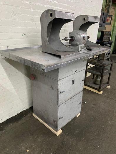 Used 3662-340 RED WING #28H DOUBLE END POLISHING UNIT 1/3 HP- 2 Speed- 1725/3450 RPM, with HANDLER Dust Collector Base