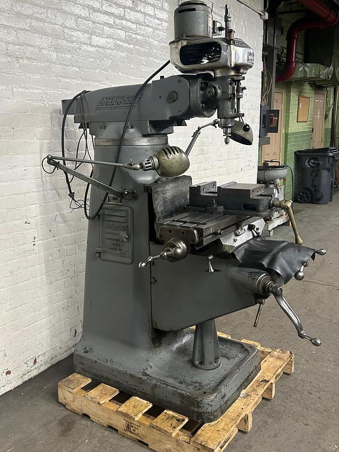 Used Bridgeport 9" x 32" 1/2 HP, 6-Speed Ram Type Vertical Milling Machine