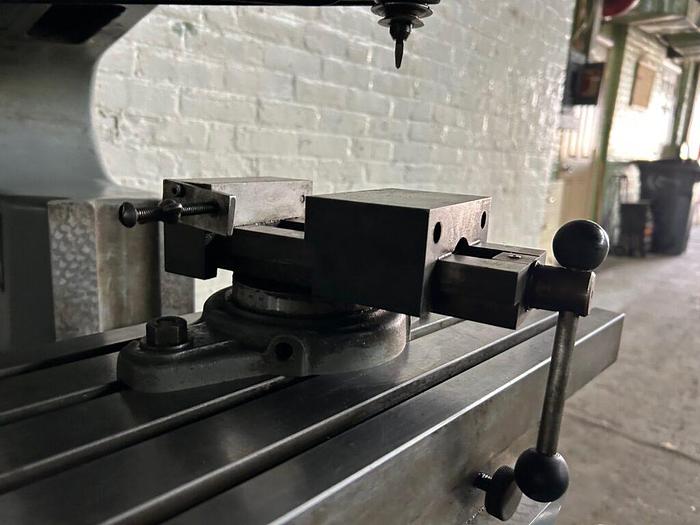 Used 5283-330 Gorton 2-Dimensional Pantograph / Engraver Model P1-2, with Swivel Vise