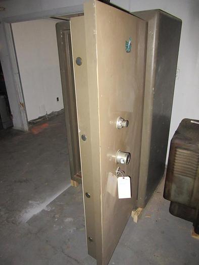 Used 9276-375 Fichet-Bauche Vault Safe with Combination Lock & Key