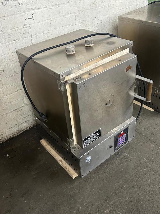 Used Paragon Industries Digital Jewelry Kiln Model W14-2 Laboratory Furnace