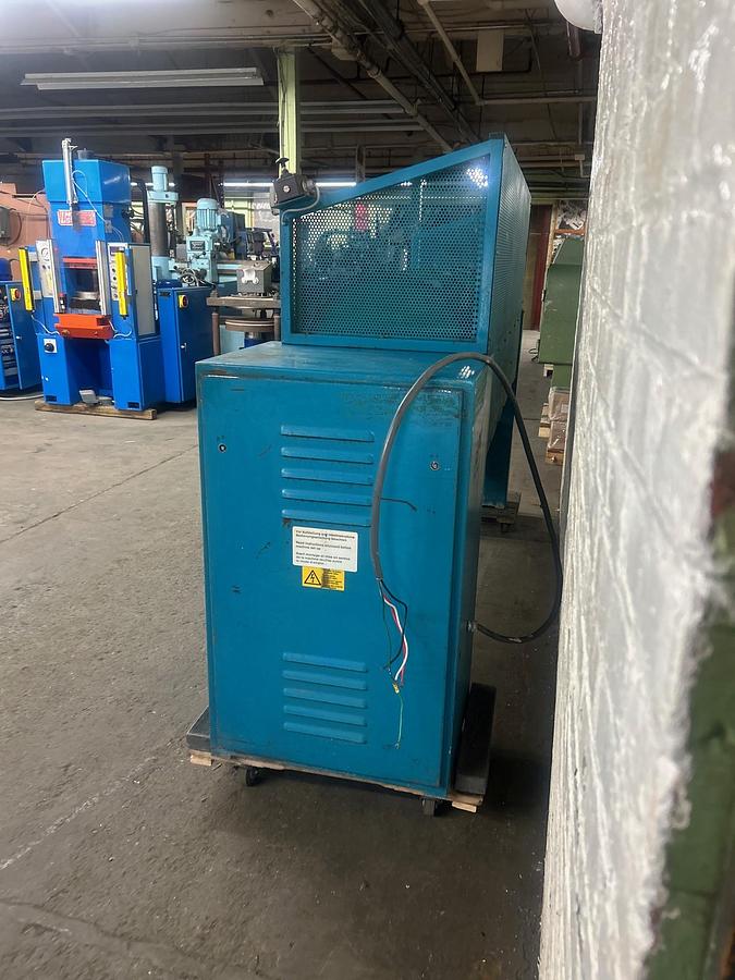 Used Dreher VT3 Wet Processing Three Barrel Finishing Machine, Technology for Delicate Parts