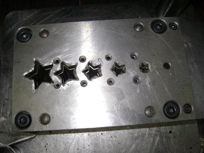 Used 7403-390 Die Set – 5 sizes – Star Design