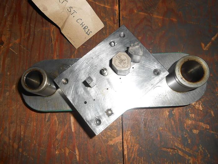 Used 7400-390 Misc. Die Set \ heart pendant of St. Christopher