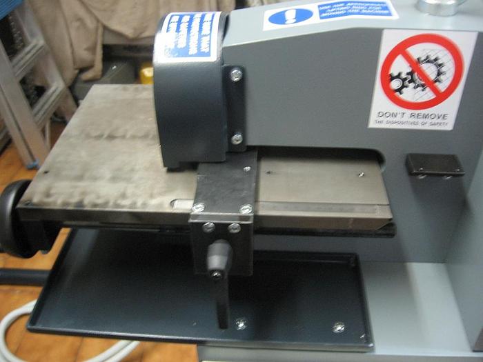 NEW TVN Mod. CL 12 Circular shearing machine, 2mm thickness