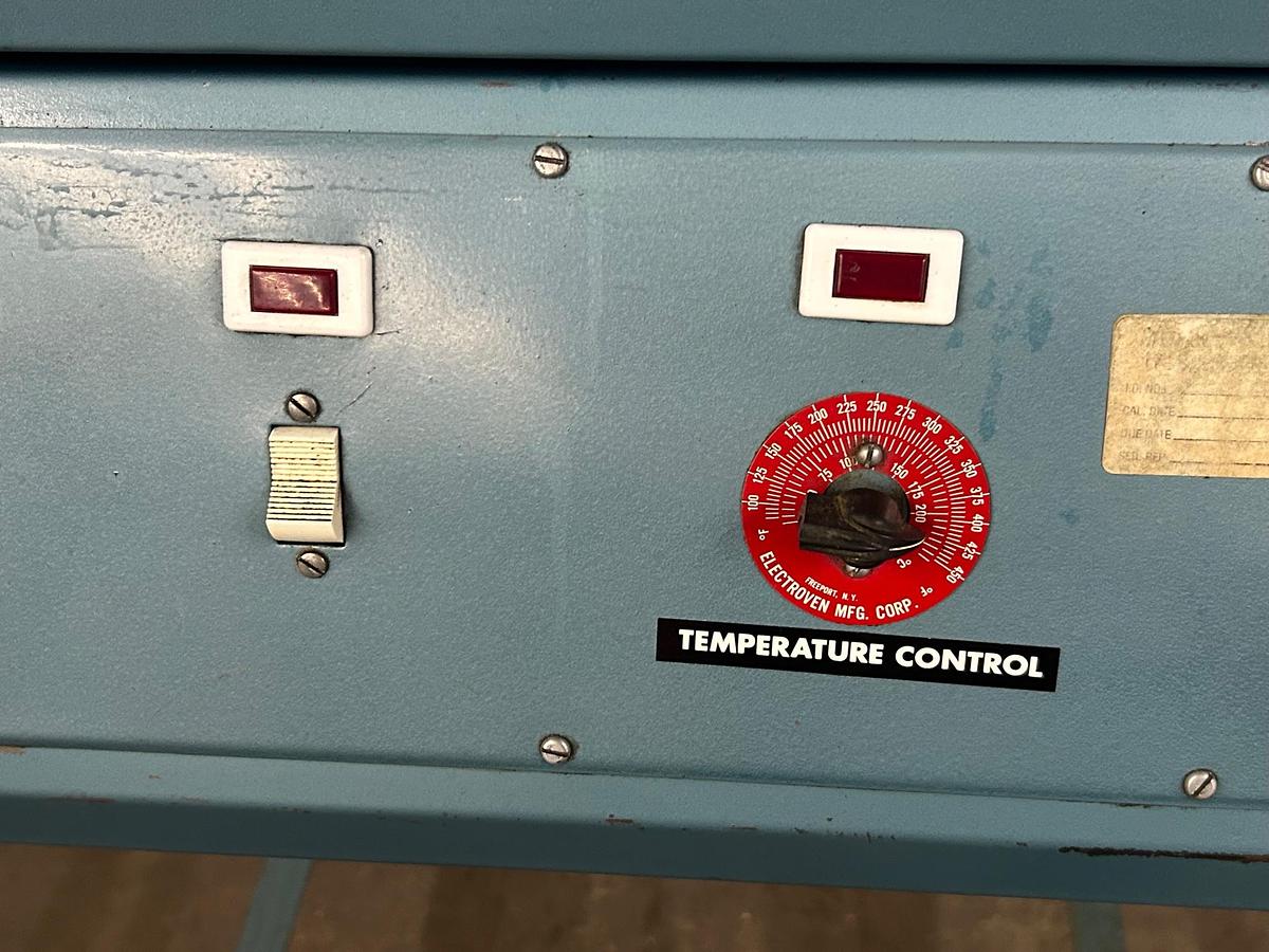 Used Electroven Model GB3 1500 Watt Laboratory Oven 450 F. Drying / Curing Oven