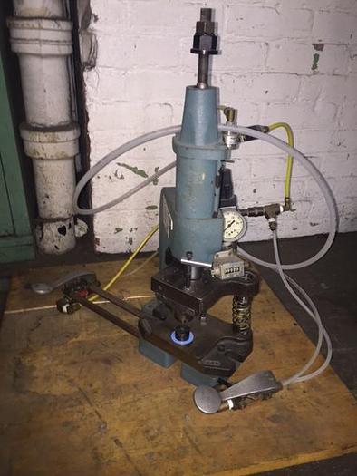 Used 2159-220 Hugold Bench Model Pneumatic Air Press, Model # U/AKS
