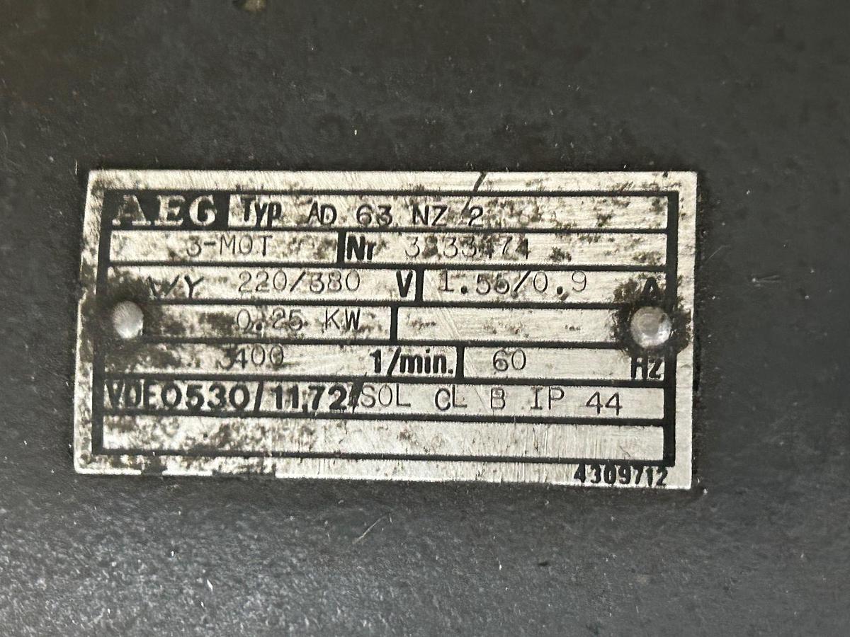 Used Dekel Type G1L (2 Dimensional Pantograph / Engraver, Floor Model