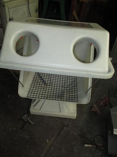 Used 7339-400 Plastic Self-Contained Bench Model Work Enclosure
