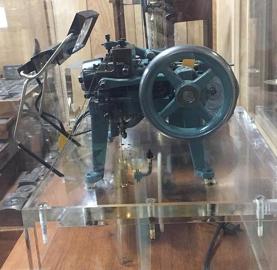 Used 8778-100 ANTIQUE CHAIN MAKING MACHINE – SHOW / EXHIBIT DISPLAY