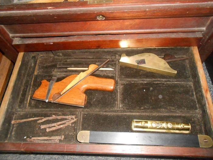 Used 8283-385 ANTIQUE WOODWORKERS WOOD TOOL BOX WITH TOOLS