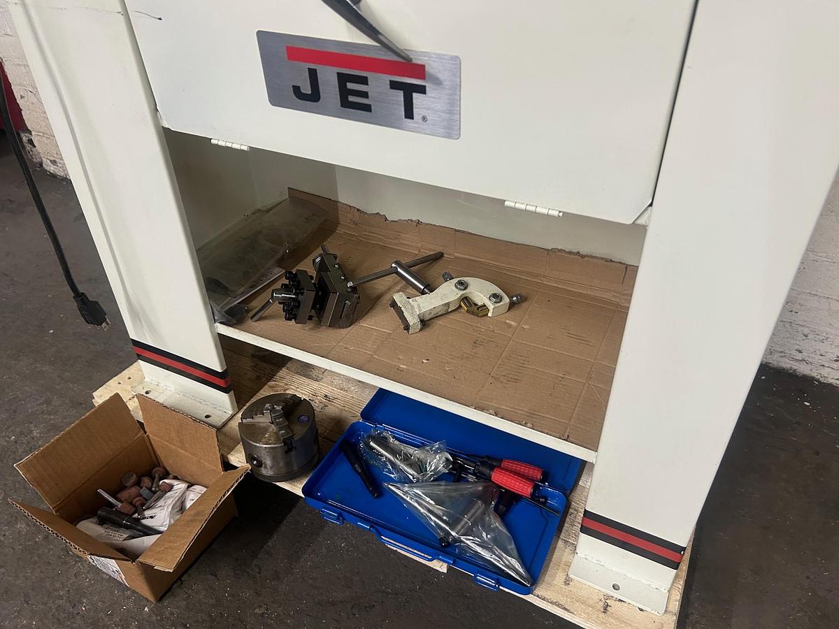 Used Jet BD-920W 9" x 20" Belt Drive Bench Lathe, Inch/Metric / Well Tooled
