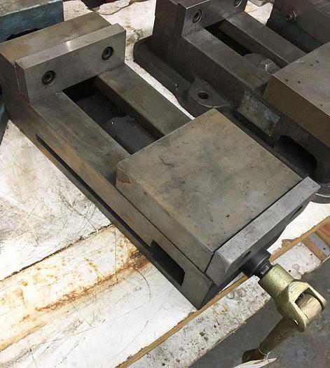 Used 3199-700 Kurt 6″ Anglock Milling Vise, PT Series