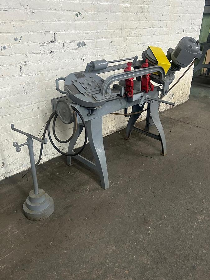 Used Wellsaw 5M 5" x 10" Horizontal Metal Cutting Band Saw