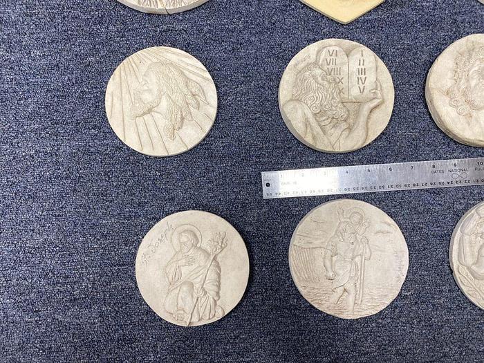 Used 3364-700 DUPLICATING PLATES – 27 COMPOSITE HAND CARVED MEDALLIONS, JEWELRY