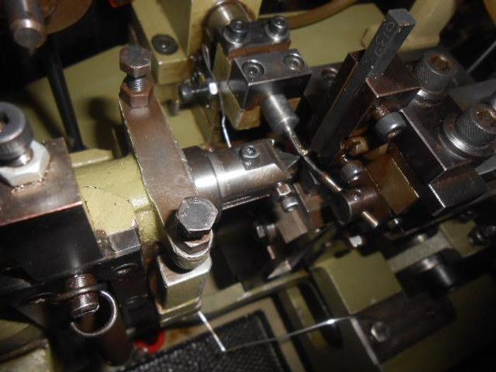 Used 0211-100 MGZ Single Curb Chain Making Machine Model MGZ 93