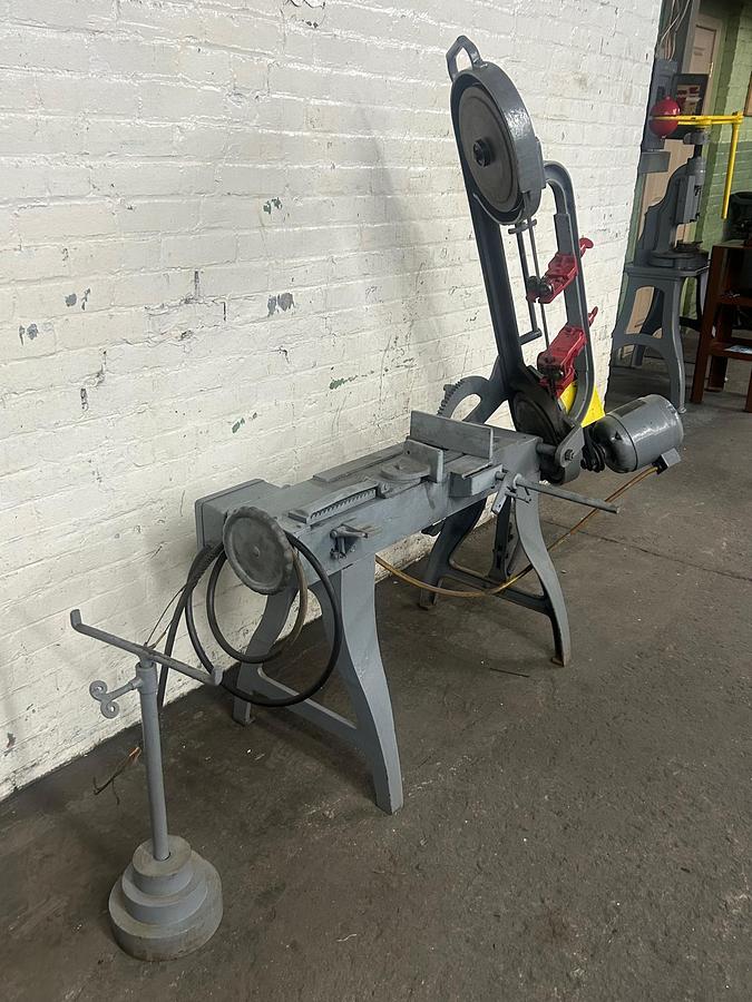 Used Wellsaw 5M 5" x 10" Horizontal Metal Cutting Band Saw