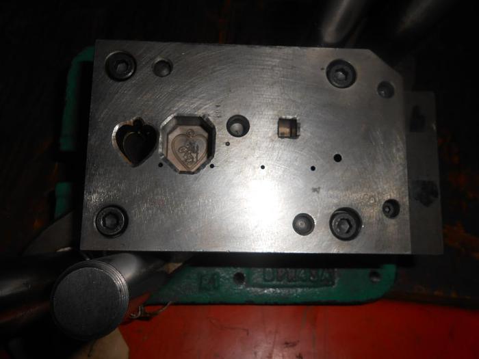 Used 7400-390 Misc. Die Set \ heart pendant of St. Christopher