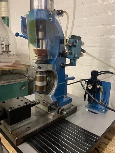 Used 3551-400 GoldPro AB-100-4 MANUAL Plastic Injector Molding Machine with Reinforced Base