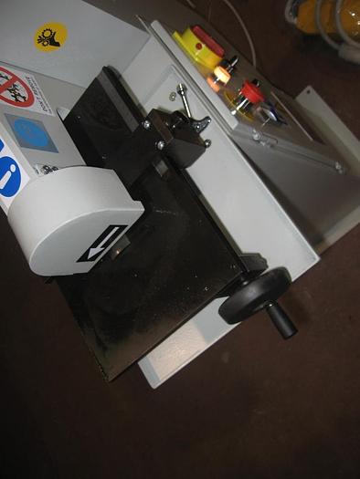 NEW TVN Mod. CL 12 Circular shearing machine, 2mm thickness