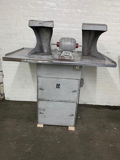 Used 3646-340 RED WING #28H DOUBLE END POLISHING UNIT 1/3 HP- 2 Speed- 1725/3450 RPM, with HANDLER Dust Collector Base