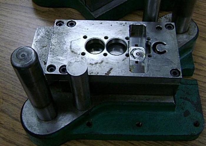 Used 0656-390 Die Set to Make Creole 14 Product for Earrings