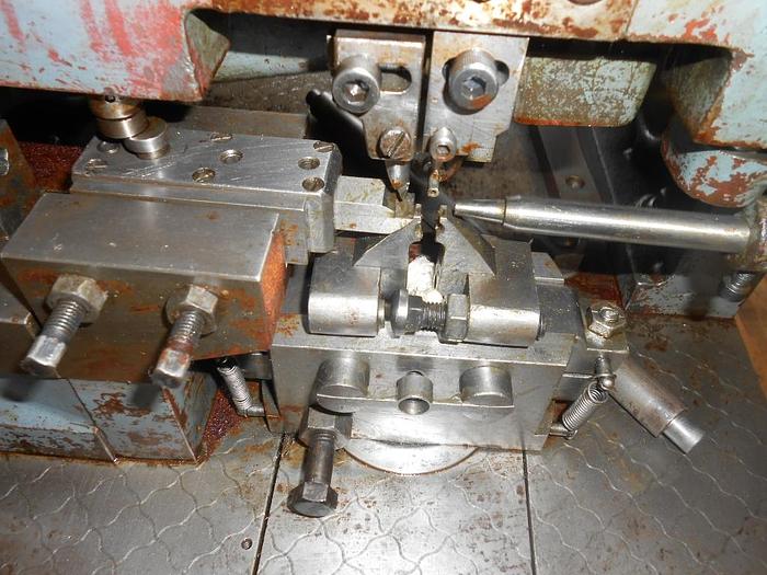 Used 8625-100 Industrial Jump Ring Making Machine