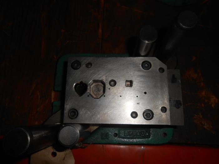 Used 7400-390 Misc. Die Set \ heart pendant of St. Christopher