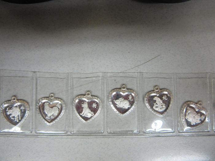 Used 2035-390 Chinese Zodiac Heart Shaped 1/2″ x 1/2″ Dies Hub Jewelry Tools
