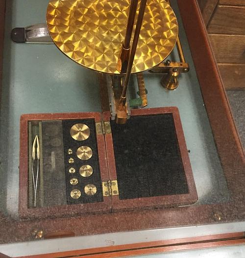 Used 2560-385 Antique Seederer-Kohlbusch 2000 Gram Heavy Capacity Balance Scale, Model 140/Type 548