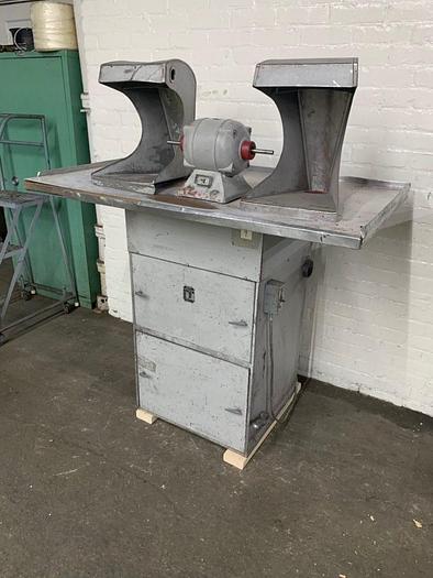 Used 3646-340 RED WING #28H DOUBLE END POLISHING UNIT 1/3 HP- 2 Speed- 1725/3450 RPM, with HANDLER Dust Collector Base