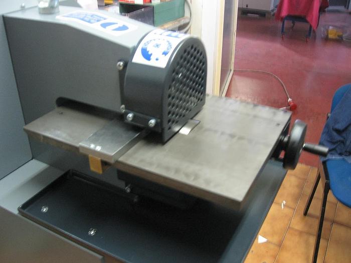 NEW TVN Mod. CL 12 Circular shearing machine, 2mm thickness
