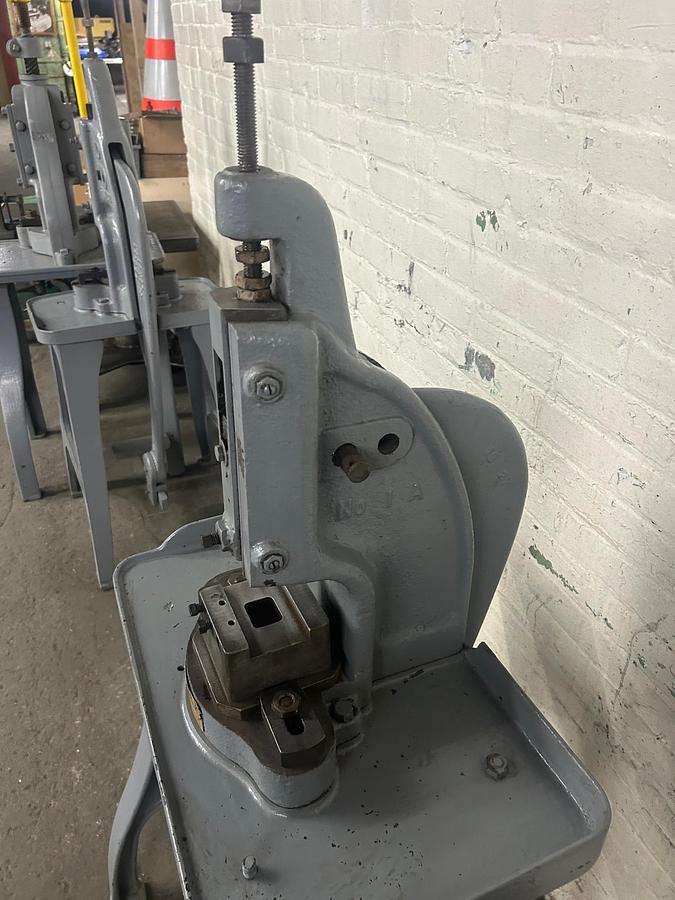 Used Standard Machinery #1A Metalworking, Forming & Stamping 2.5 Ton Punch Press