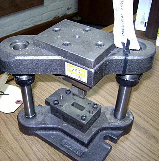 Used 0577-390 Medium Ingot Die Set