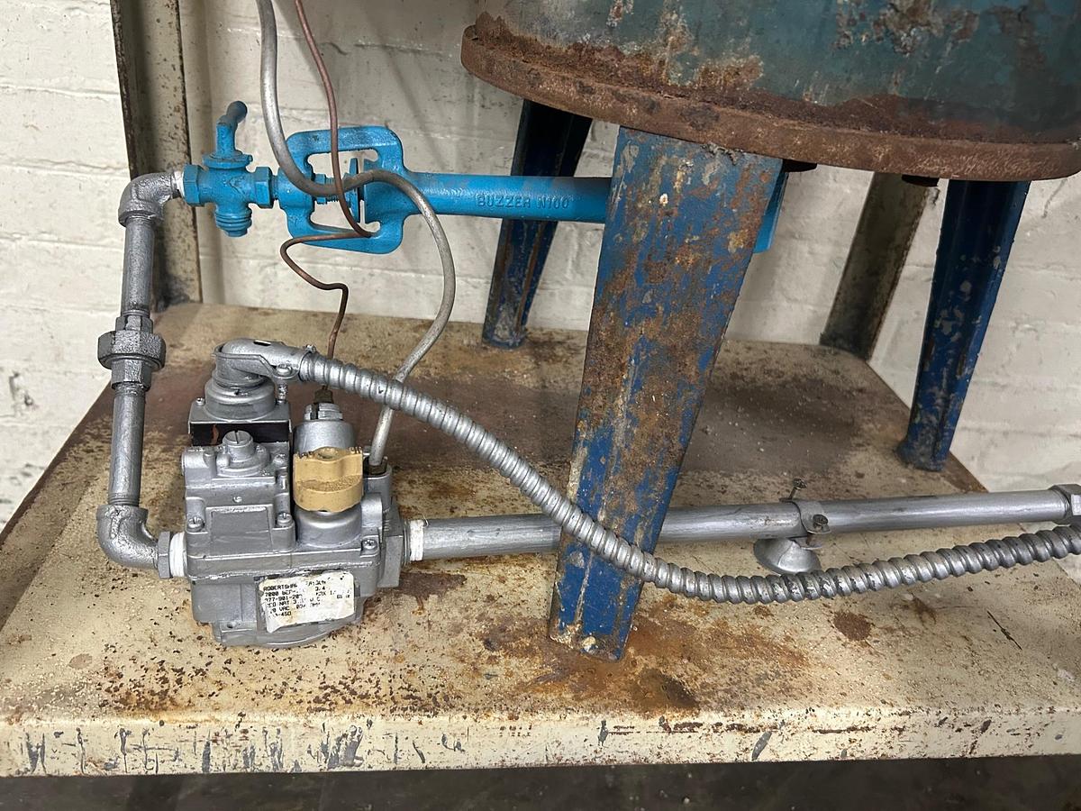 Used Charles Hones "BUZZER" Gas Operated Melting Pot - 160 LBS CAPACITY