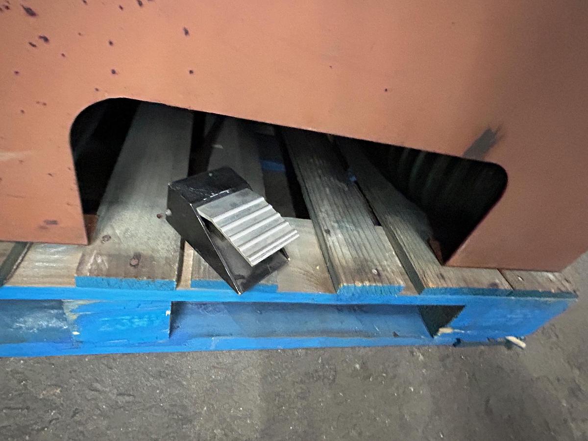 Used Zero Blast-N-Peen Special 220 Suction Blast Cabinet, Reclaimer, Dust Collector & Powered Turntable