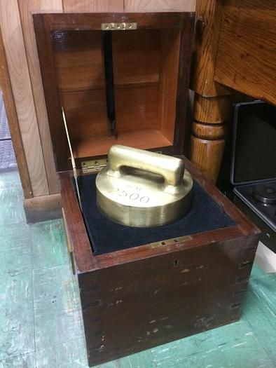 Used 1350-385 Antique L Oertling 2500 Troy Ounce Brass Counterweight with Carrying Case and Bridge Type Carrying Handle