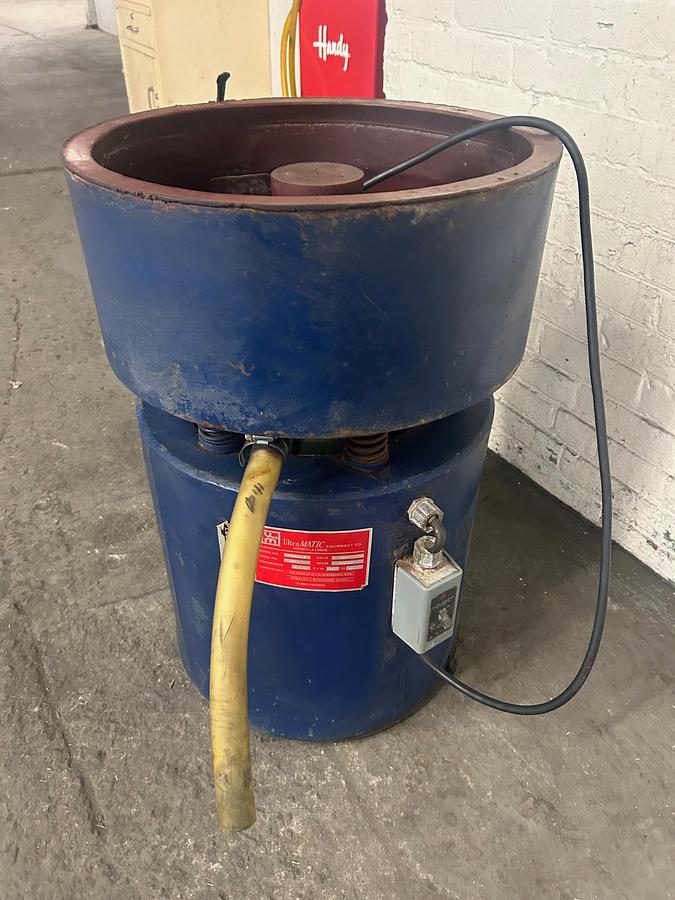 Used Ultramatic Model Advantage 1.2CU FT. Vibratory Tumbler Finishing Machine