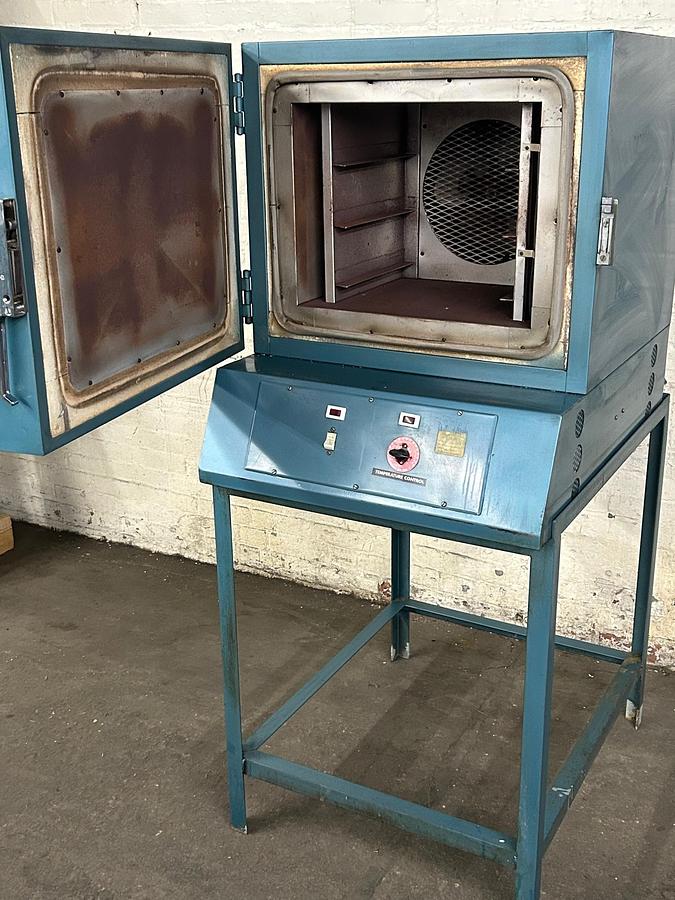Used Electroven Model GB3 1500 Watt Laboratory Oven 450 F. Drying / Curing Oven