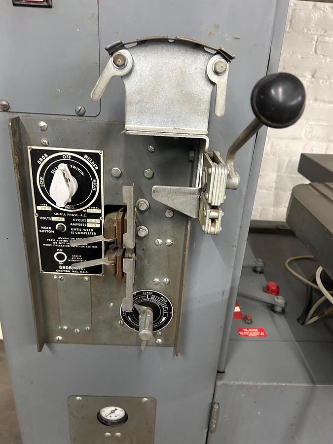 Used Grob 4V-18 Heavy Duty 18" Vertical Bandsaw | Air-Hydraulic Feed | Blade Welder | 4-Speed