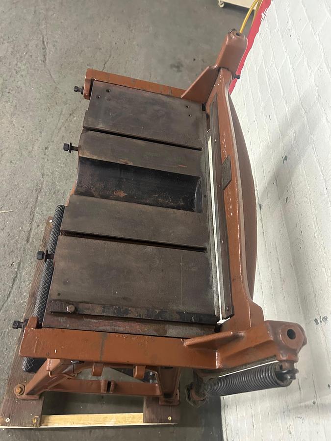 Used PS&W Peck Stow Wilcox Co, Model No 20A Foot Squaring Shear