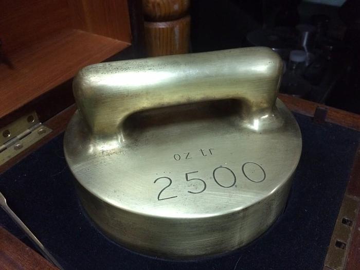 Used 1350-385 Antique L Oertling 2500 Troy Ounce Brass Counterweight with Carrying Case and Bridge Type Carrying Handle