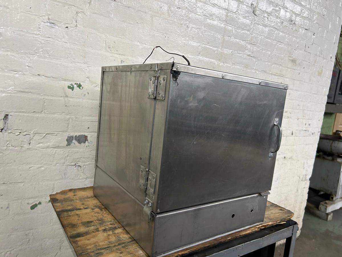 Used  Electric Oven, Kiln, Furnace with Paragon Programmable TNFII Remote Controller