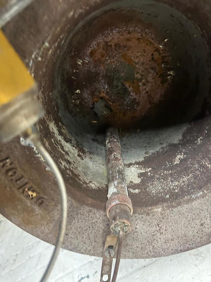 Used Charles Hones "BUZZER" Gas Operated Melting Pot - 160 LBS CAPACITY