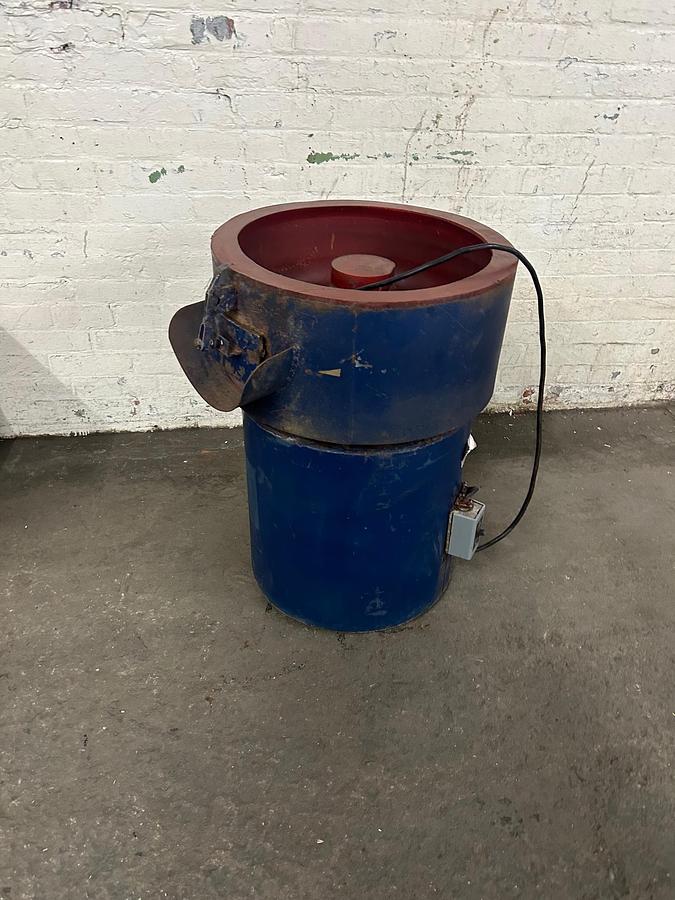 Used Shor Model 750 1.2CU FT. Vibratory Tumbler Finishing Machine