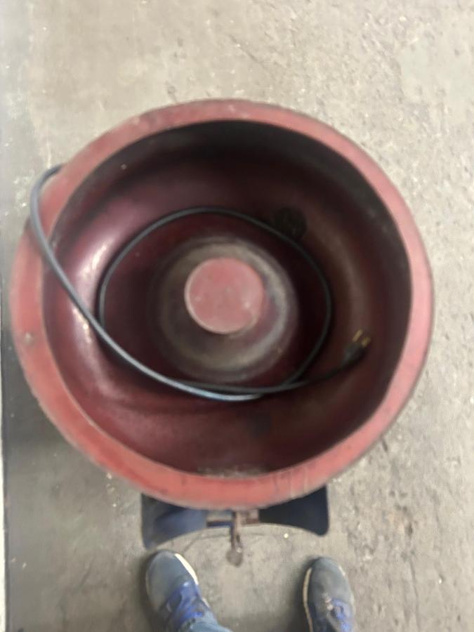 Used Ultramatic Model Advantage 1.2CU FT. Vibratory Tumbler Finishing Machine