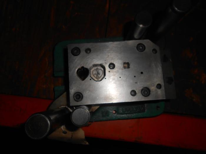 Used 7400-390 Misc. Die Set \ heart pendant of St. Christopher